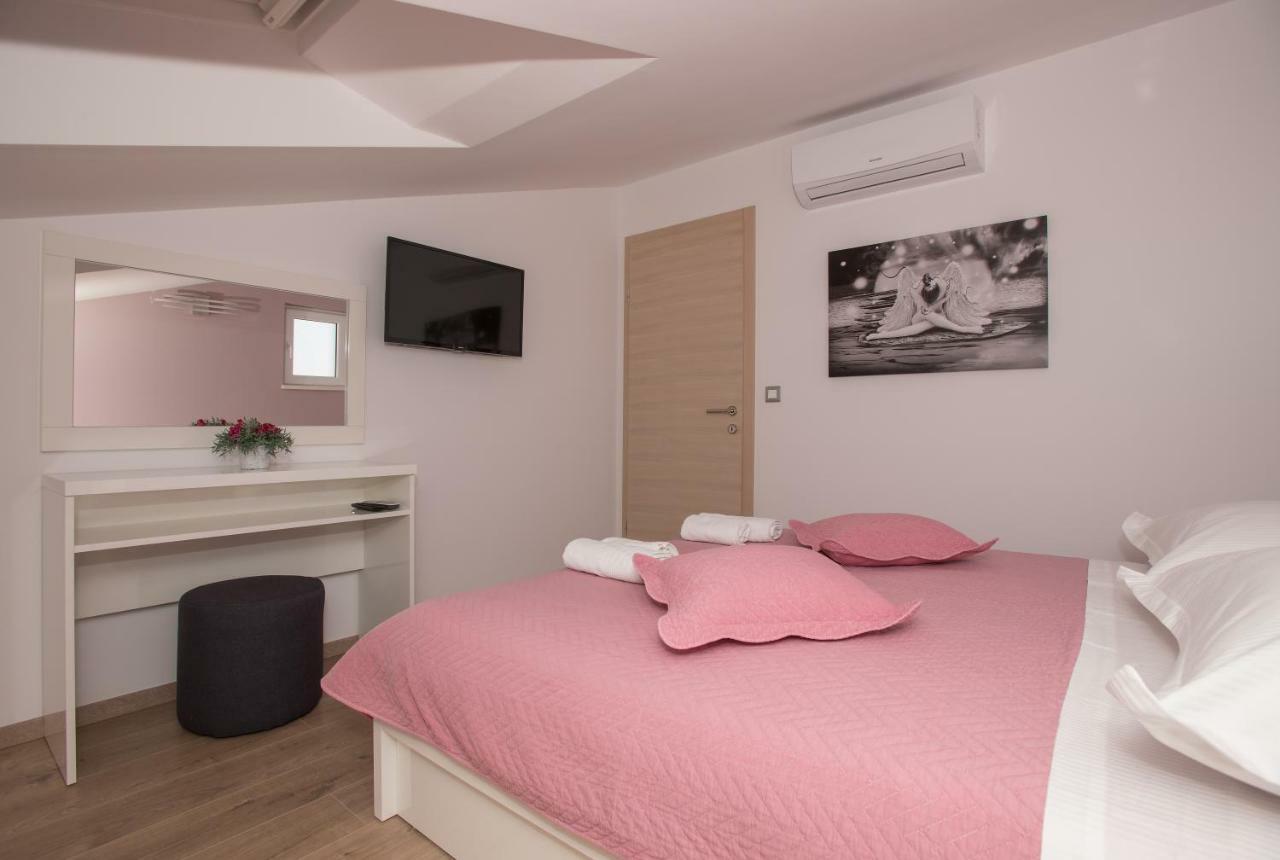 Apartmani Vujcic Makarska Exteriör bild