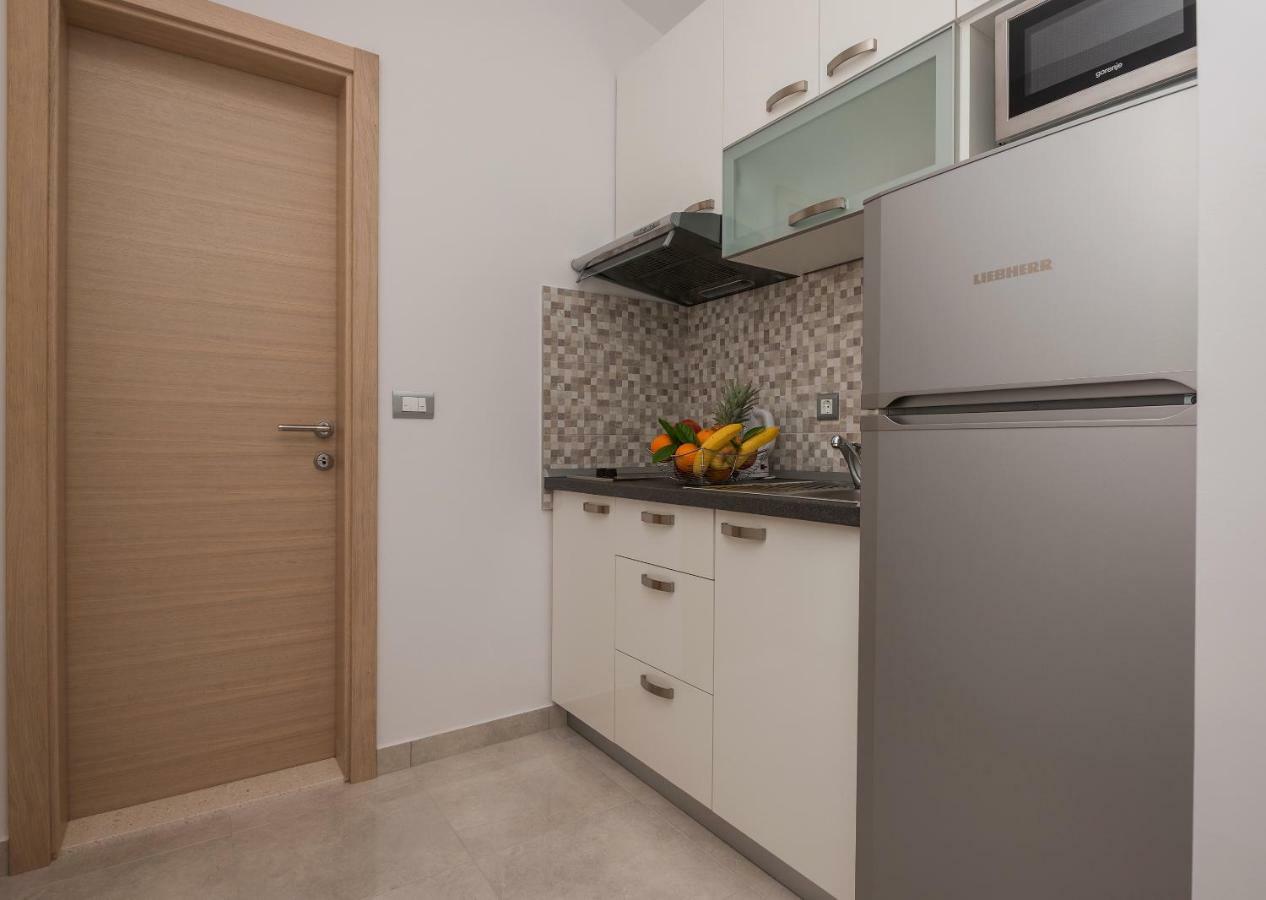 Apartmani Vujcic Makarska Exteriör bild